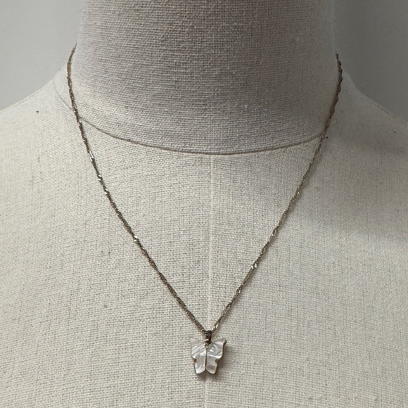 Claire’s Elegant Gold-Tone Butterfly Pendant Necklace 18” Chain Length - Picture 1 of 3